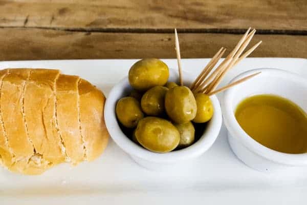 Olives and olive oil at Vina de FGrannes in Valle