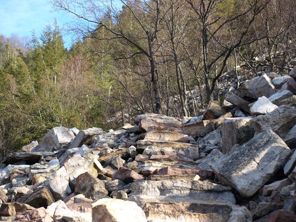 Thousand Steps, Standing Stone Trail