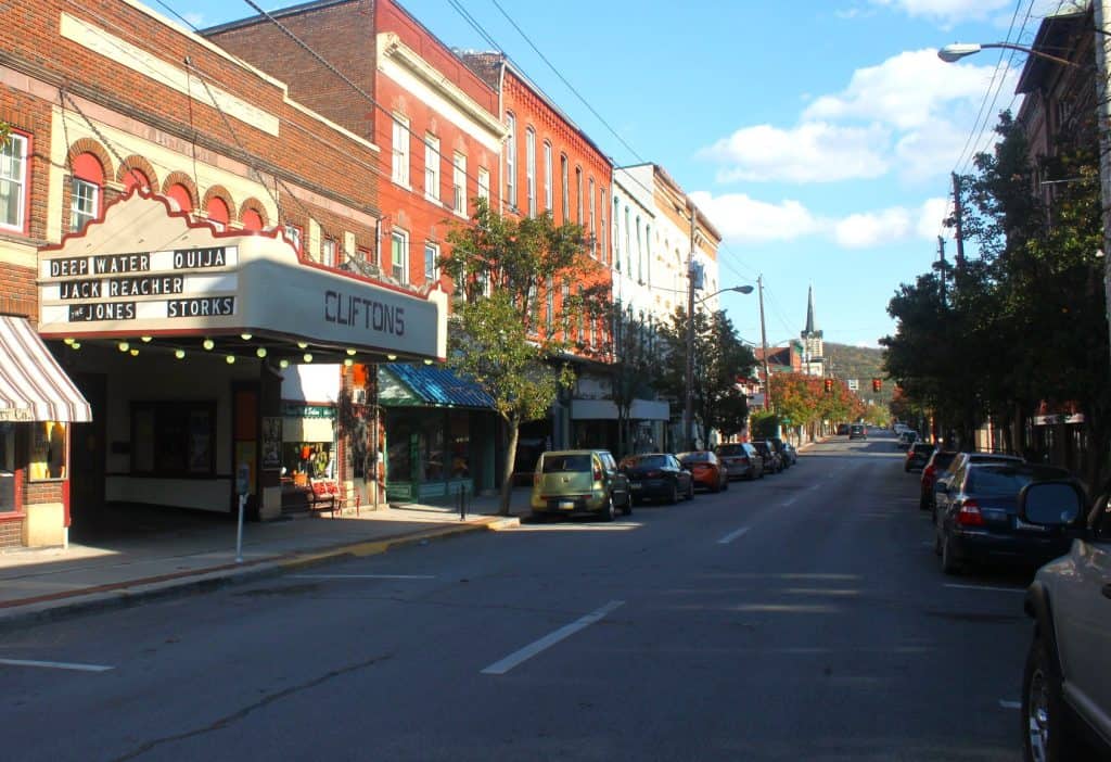Clifton 5 Theater, Huntington PA