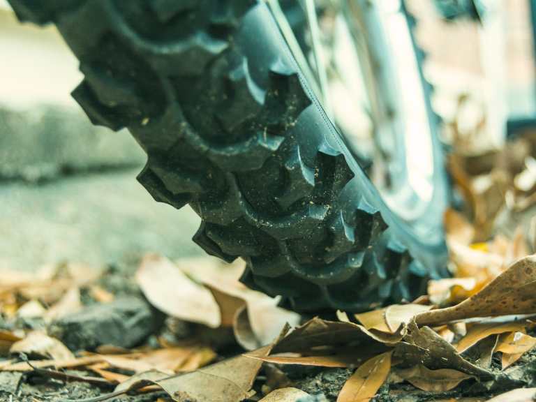 Wire Bead vs Folding Bead Bike Tires: A Buyer’s Guide